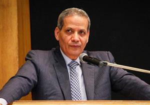 ولي أمر يعرض حالة نجله على وزير التعليم والأخير يرد: "هعالجه على حسابي"