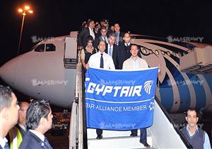 27 صورة ترصد عودة الطائرة المختطفة لمطار القاهرة.. "فرحة ودموع"