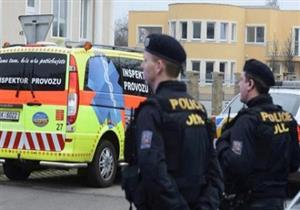 الشرطة التشيكية تقوم بدوريات على حدود المناطق لتطبيق إجراءات الإغلاق