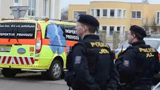 التشيك: مقتل شخصين وإصابة مسلح مشتبه به في إطلاق نار شمالي البلاد