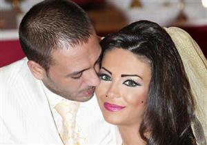 زوج دوللي شاهين لمنتقديها: "ماتهاجموش اللي وصلت بشرفها" 