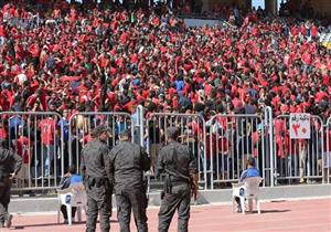 بالصور- جماهير الأهلي تتوافد على ملعب "برج العرب"