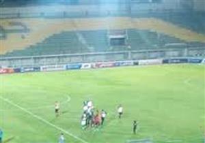 حرارة الجو تُجبر معلق مصري على "خلع ملابسه" -(صور)