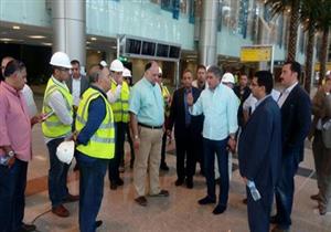 وزير الطيران يتفقد مبنى الركاب الجديد بمطار القاهرة