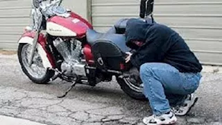 ضبط 5 متهمين بتكوين تشكيل عصابي لسرقة الدراجات النارية في المنيا