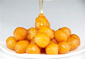 طريقة عمل لقمة القاضي بالعسل والسكر 