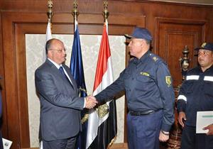 مدير أمن القاهرة يكرم ضباطا بالحماية المدنية لـ"إنقاذ أهالي الرويعي"