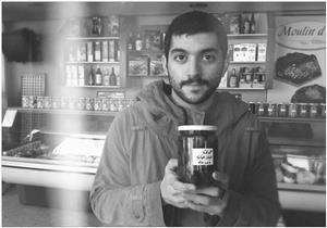 نجم "مشروع ليلى" يفاجئ فتاه سخرت من ملابسه - صورة 