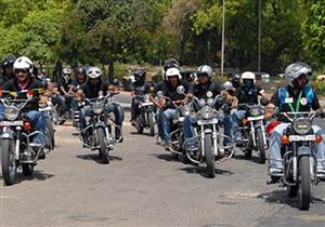 إرشادات هامة.. لمحبي قيادة الدراجات النارية في الصيف