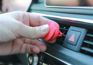 حامل هاتف ذكي يحوِّل السيارة إلى مركز للمعلومات.. فيديو وصور