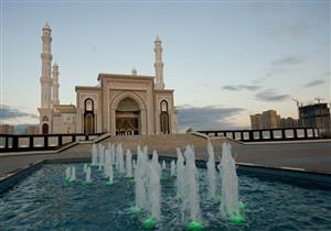 بالصور: "حضرة السلطان" واحدة من أكبر المساجد في آسيا الوسطى