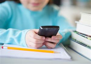 مرصد الإفتاء يحذر من تطبيق إلكتروني لداعش على الهواتف يستهدف عقول الأطفال