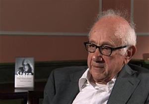 وفاة المؤرخ الأمريكي الألماني المولد فريتس شتيرن عن 90 عاما في نيويورك