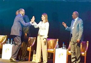 نيابة عن السيسي.. سحر نصر تشارك في اجتماع أفريقي بحضور 7 رؤساء