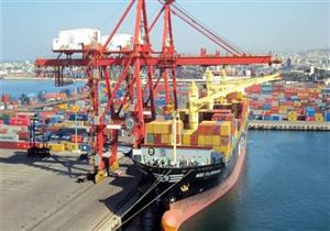 ميناء الأدبية يستقبل معدات كهرباء الرياح بحمولة 8 آلاف طن