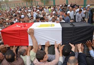 محافظ الغربية يتقدم جنازة عسكرية لشهيد الشرطة بالعريش