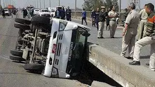إصابة 16 عاملا في انقلاب سيارة ربع نقل بالعاصمة الجديدة