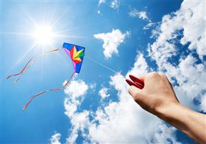 ومن اللهو ما قتل.. طفل العجوزة يسقط من أعلي عقار بسبب "طيارة ورق"