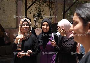 طلاب الثانوية يبدون رضاهم عن امتحانى اللغة الأجنبية الثانية والاقتصاد