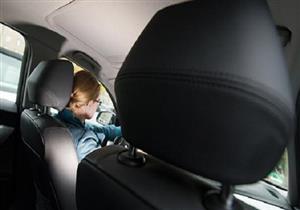 الوضعية الصحيحة لمسند الرأس اثناء القيادة للحماية من انزلاق الفقرات