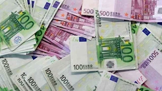 الجنيه الإسترليني واليورو يترجعان مقابل الجنيه المصري خلال أسبوع