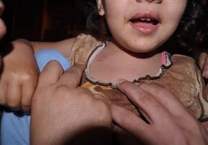 ربة منزل تتهم عاطلاً بهتك عرض رضيعتها بإمبابة.. والمتهم: "عاوزة تفضحني"