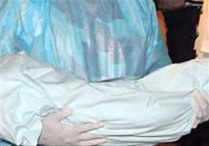 النيابة تستمع لأقوال المتهم بقتل طفل زوجته بعد تعذيبه في السلام