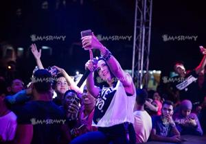 بالصور.. ساندي تختتم جولة حفلات عيد الفطر بالمحلة