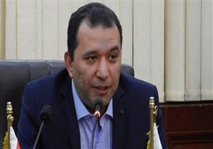 محافظ الأقصر يناقش سبل استكمال المشروعات المتوقفة مع المسؤولين