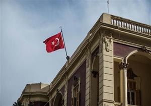 سفارة تركيا بالقاهرة: الرئيس التركي وحكومته مستمرون في عملهم وما جرى محاولة انقلابية