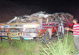 مصرع 22 راكبًا وإصابة 20 آخرين إثر انقلاب حافلة في باكستان