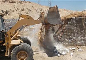 إزالة 31 حالة تعد عليى الأراضي وتحرير 25 مخالفة بالقوصية والغنايم بأسيوط