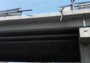 إصابة 3 طلاب إثر سقوط سيارة من أعلى "دائري الهرم"