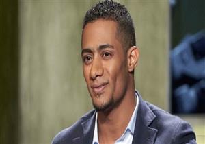 بالصور.. محمد رمضان يستعرض سيارته من جديد: "هنولعها"