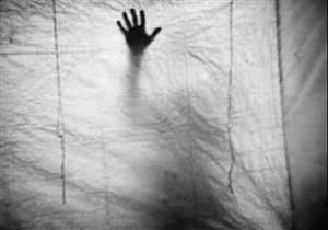 ربة منزل للمحكمة: "زوجي يطفئ السجائر في جسدي".. والزوج: "فتحت عليا مطواة"