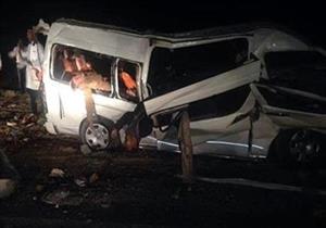 مصرع شخصين وإصابة 15 آخرين في انقلاب ميكروباص بصحراوي بني سويف