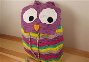 بالفيديو: أسهل طريقة لعمل "شنطة المدرسة" بالكروشيه 