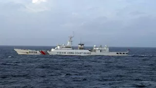 وسط تصاعد الخلاف بين البلدين.. تشكيل من خفر السواحل الصيني يبحر عبر جزر تديرها اليابان