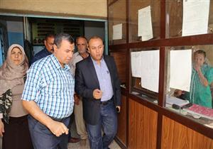 بالصور - محافظ المنوفية يحيل نائبي رئيس مدينة قويسنا للتحقيق بسبب "الإهمال"