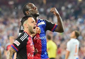 بالصور- عمر جابر يشارك في فوز بازل بثلاثية في الدوري السويسري