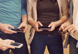 نوع هاتفك يحدد ميولك العاطفية.. من أنت بين هؤلاء؟