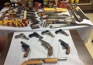 ضبط شقيقين بحوزتهما أسلحة قبل استخدامها في مشاجرة بعين شمس