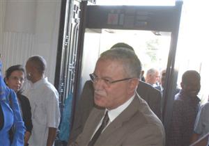 محافظ المنيا يترك مكتبه لمتابعة مشاجرة.. ويتابع أعمال الحماية المدنية