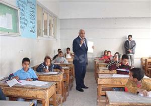 بالصور.. بدء امتحانات الفصل الدراسي الأول للشهادة الابتدائية بأسيوط