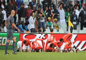 لماذا لُقب الجيل الذهبي بـ"منتخب الساجدين"؟.. تريكة وزاهر يجيبان