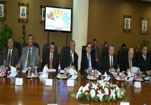 طارق الملا يطالب "العامة للبترول" بتكثيف البحث بمناطق عمل الشركة