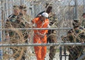 وصول 10 معتقلين مفرج عنهم من جوانتانامو إلى سلطنة عمان