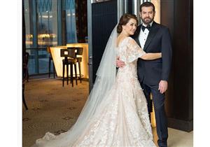 عمرو يوسف ينشر صورة تبرز تفاصيل فستان كندة علوش بعد انتقادها