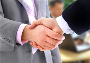 أغرب طرق المصافحة حول العالم.. بينها "البصق" و"مد اللسان" - بالصور