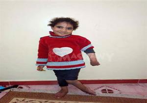 بالصور.. 60 ألف جنيه تنقذ الطفلة مريم من الموت.. ووالدها:"أجيب منين"